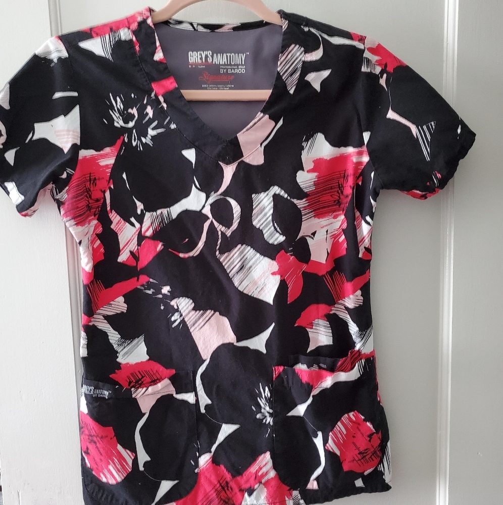 Scrub top
